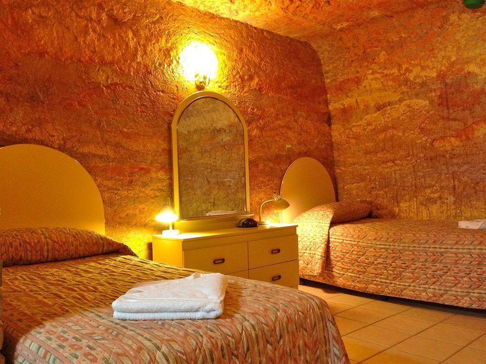 The Lookout Cave Underground Motel Coober Pedy Exterior photo