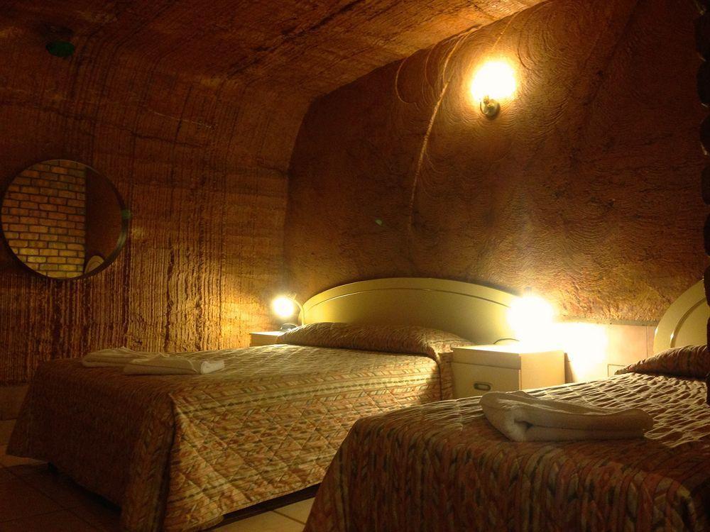 The Lookout Cave Underground Motel Coober Pedy Exterior photo