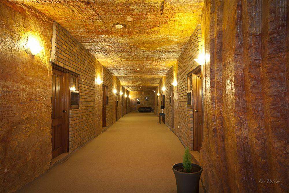 The Lookout Cave Underground Motel Coober Pedy Exterior photo