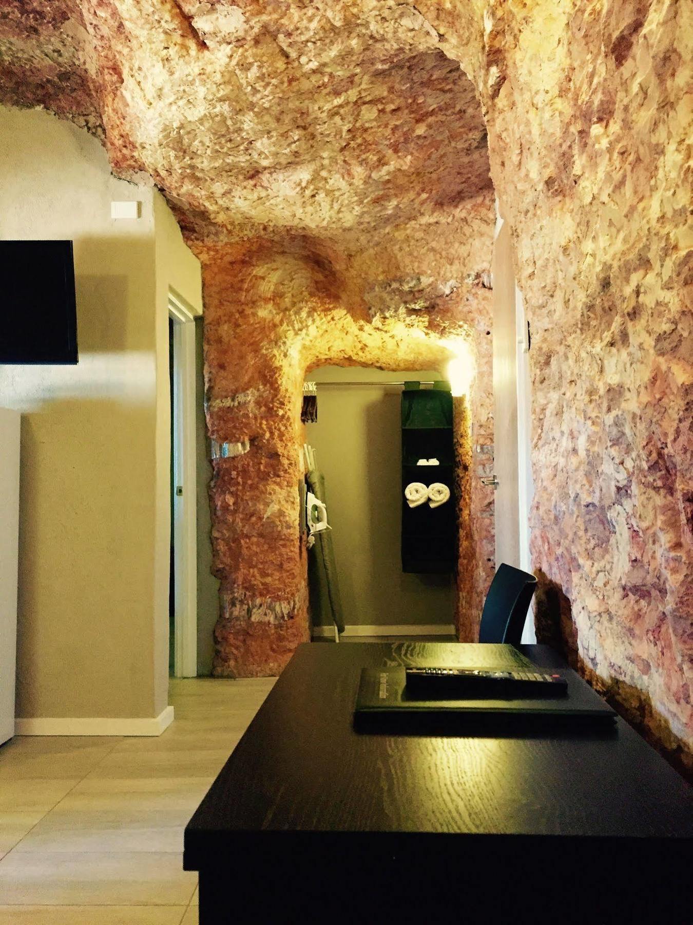 The Lookout Cave Underground Motel Coober Pedy Exterior photo