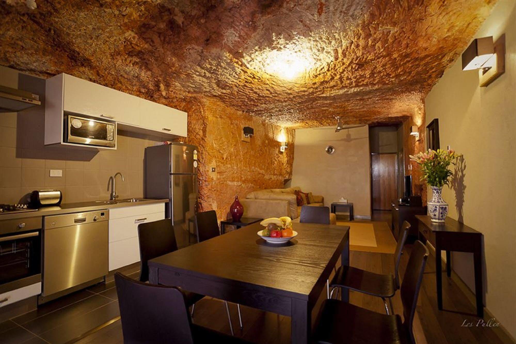 The Lookout Cave Underground Motel Coober Pedy Exterior photo